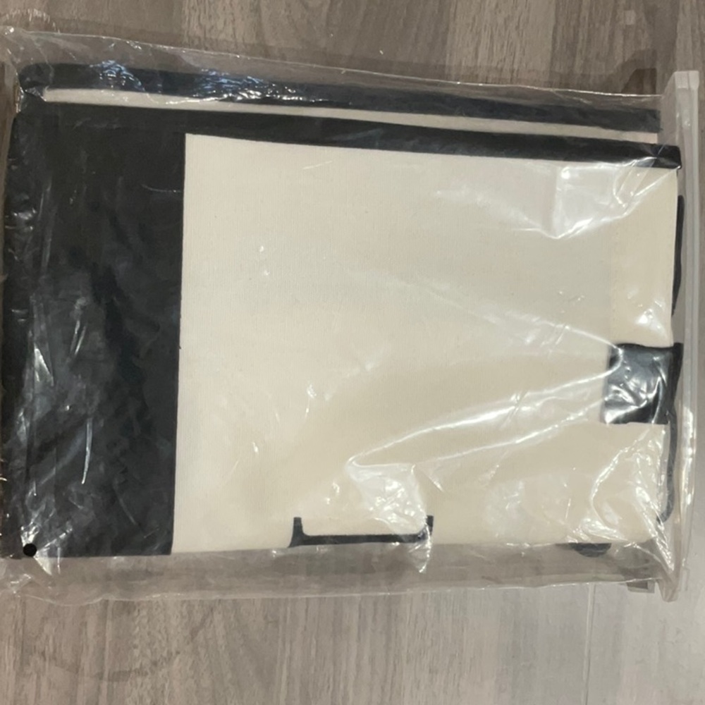 LARGE WEEKENDED LETTER B  BAG  NEW